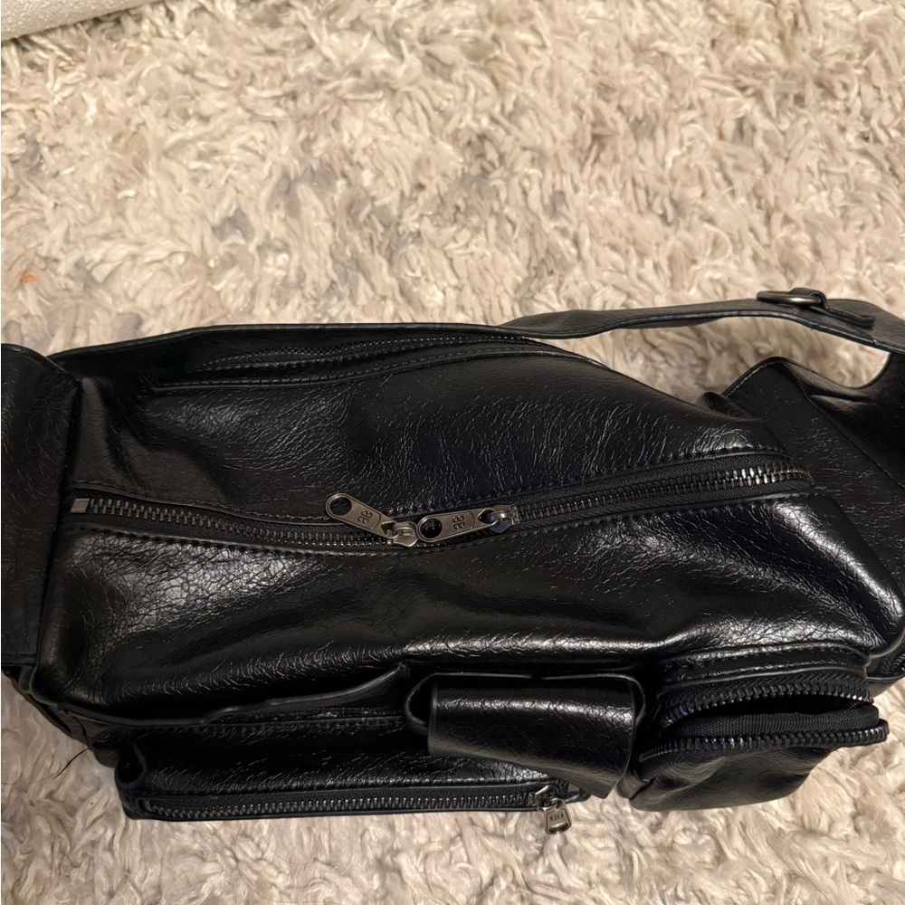 Black Leather Utility Bag - Picture 11 of 15
